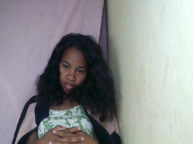 ginah7 live webcam show