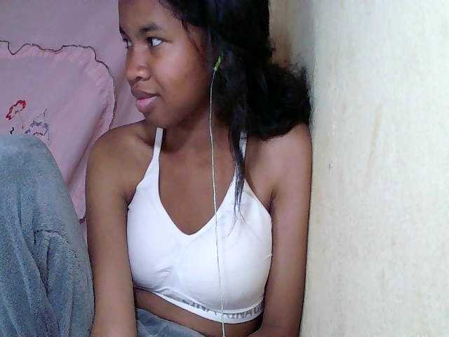 ginah7 live cam on BongaCams