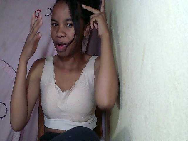 ginah7 live cam on BongaCams