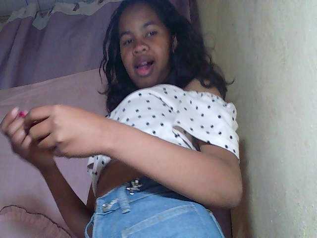 ginah7 live cam on BongaCams