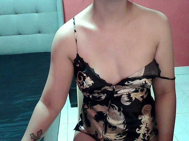 SweeetCum live webcam show