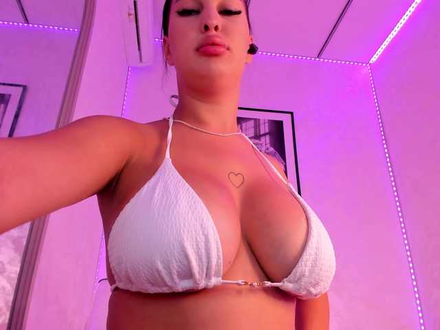 Sex chat gratuit in direct cu Olivia-Rimes pe BongaCams