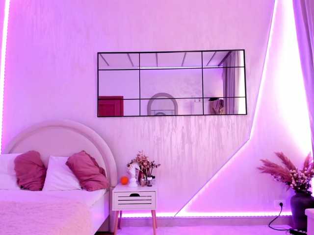 Olivia-Rimes live cam on BongaCams