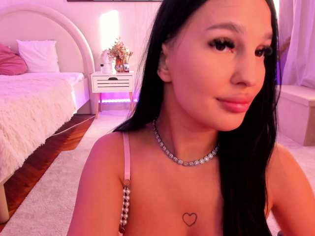Olivia-Rimes live cam on BongaCams