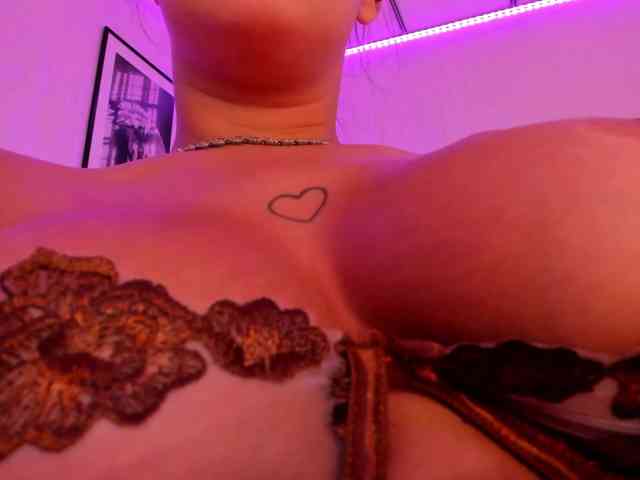 Olivia-Rimes webcam