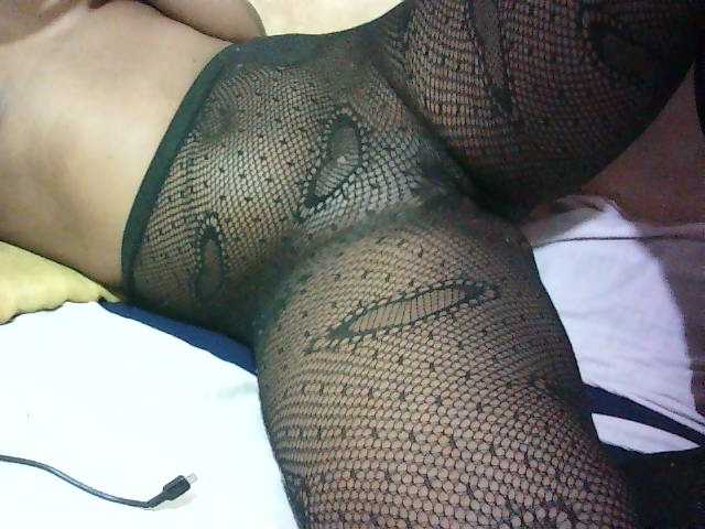 Prettydoll5 live cam preview