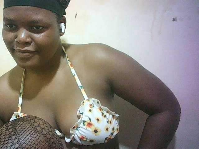 Prettydoll5 live cam on BongaCams