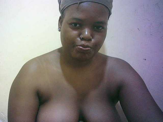Prettydoll5 live cam on BongaCams