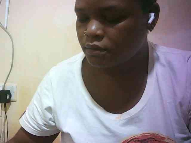 Prettydoll5 webcam
