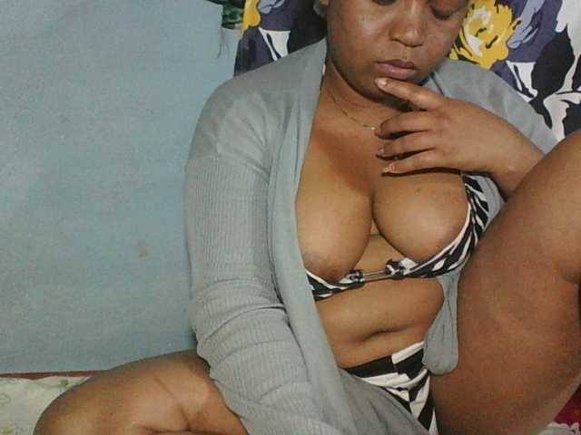 Beauty-Boobs live cam preview