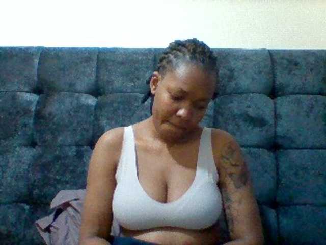 Mona2002 webcam