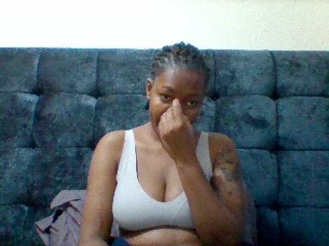 Mona2002 webcam