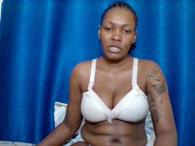 Mona2002 webcam