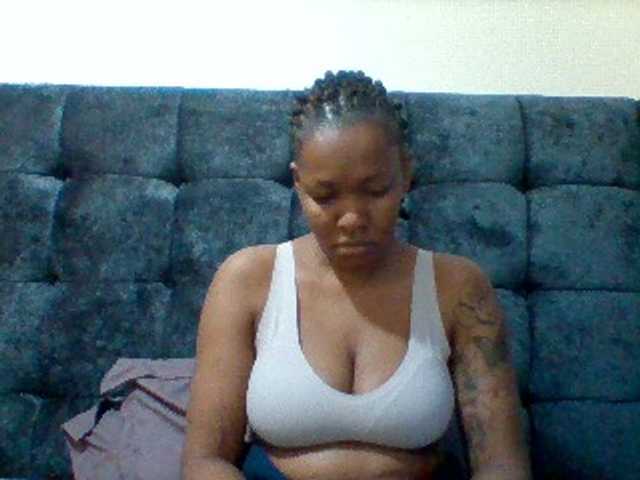 Mona2002 webcam