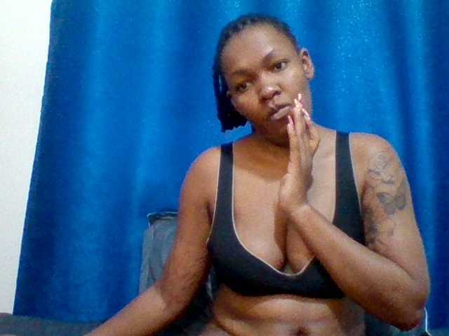 Mona2002 Cam en direct sur BongaCams