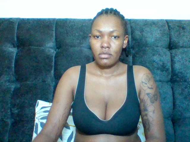 Mona2002 webcam