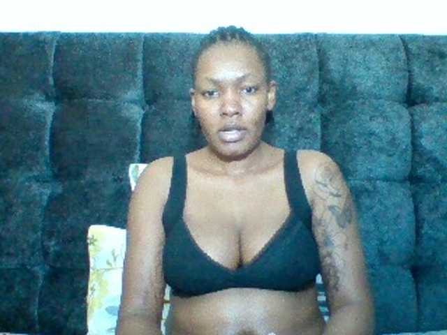 Mona2002 webcam