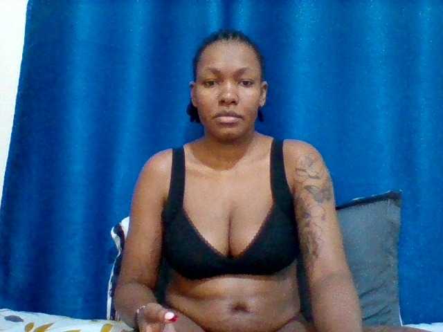 Mona2002 webcam