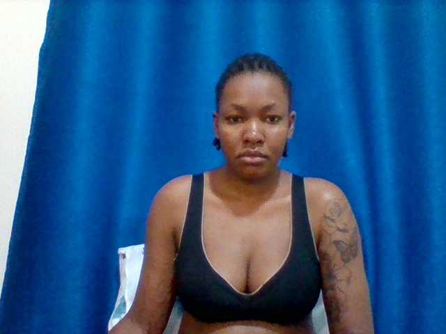 Mona2002 webcam