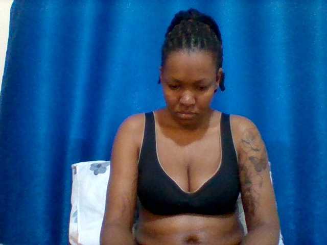 Mona2002 live webcam show