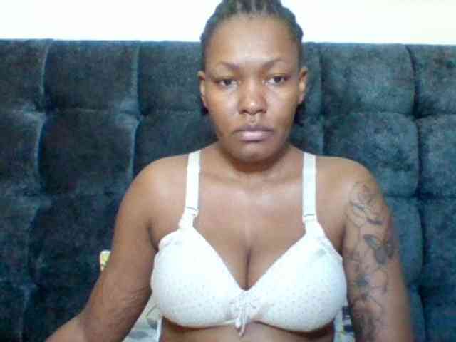 Mona2002 webcam