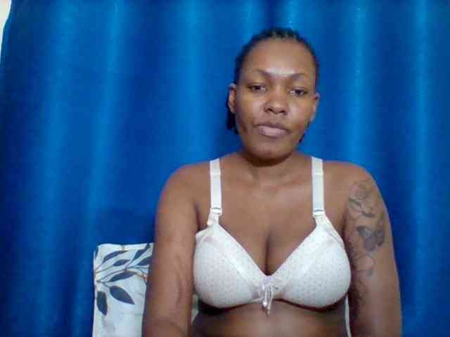 Mona2002 webcam