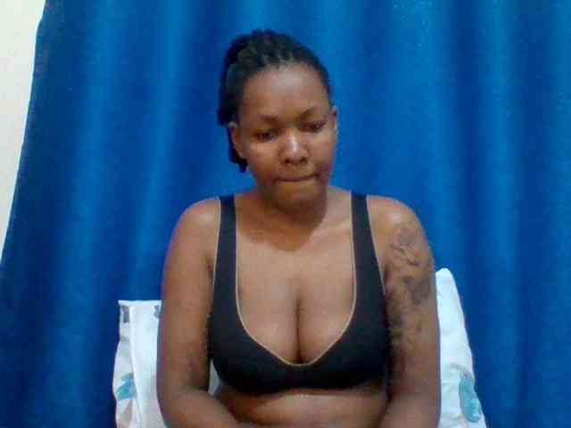 Mona2002 webcam