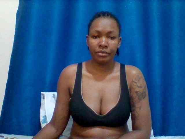 Mona2002 webcam