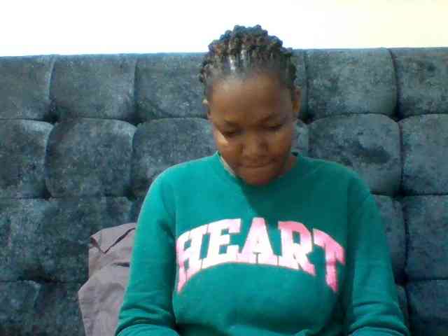Mona2002 webcam