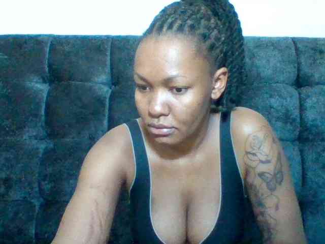 Mona2002 webcam