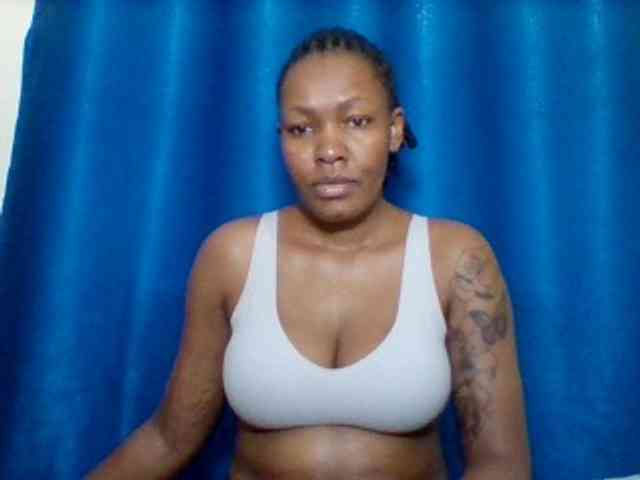 Mona2002 webcam