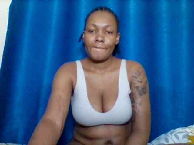 Mona2002 webcam