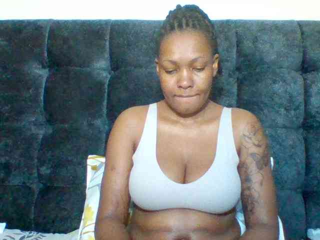 Mona2002 webcam