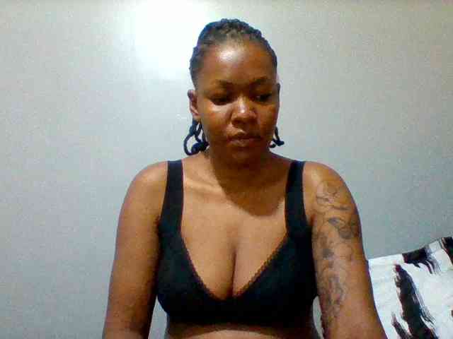 Mona2002 webcam