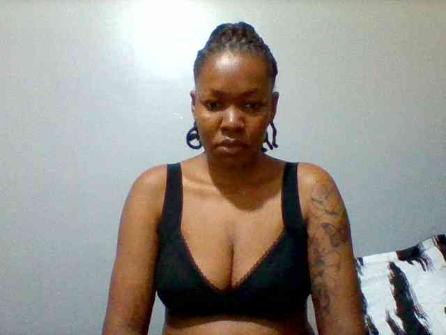 Mona2002 webcam