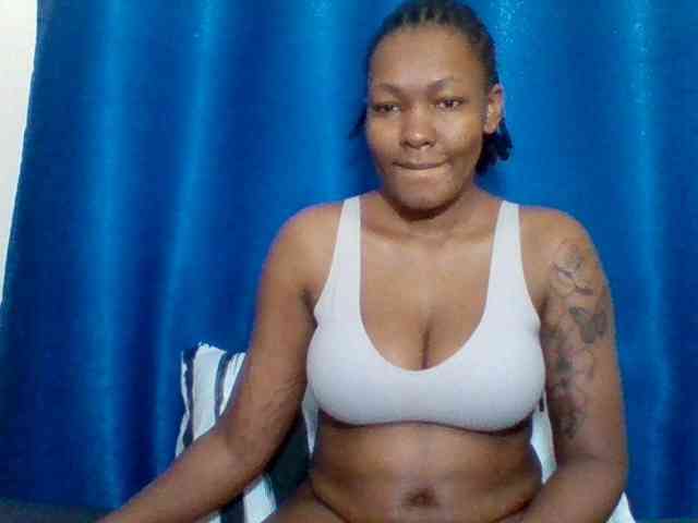 Mona2002 webcam