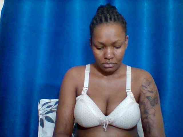 Mona2002 webcam
