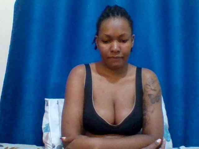 Mona2002