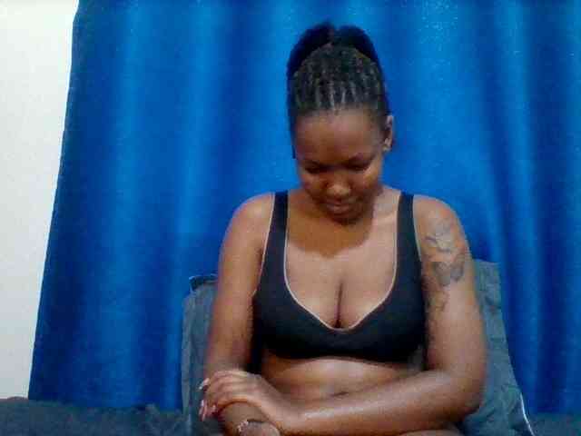 Mona2002