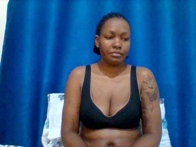 Mona2002 webcam