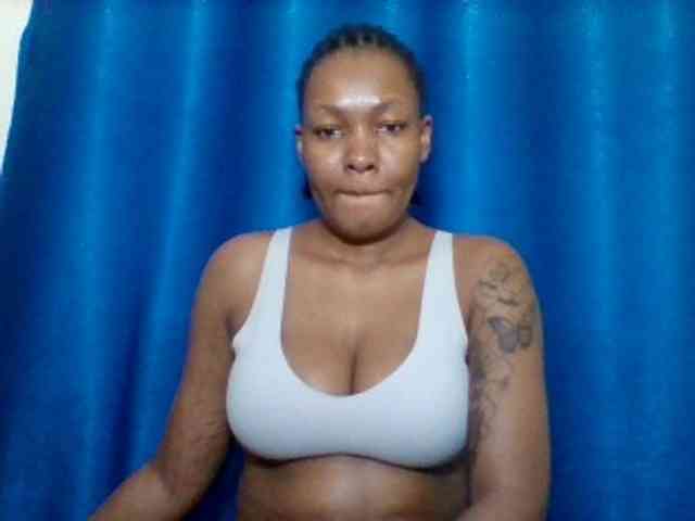 Mona2002 webcam