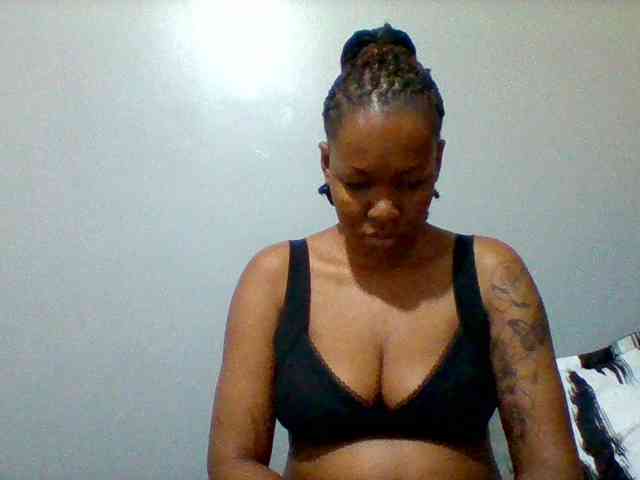 Mona2002