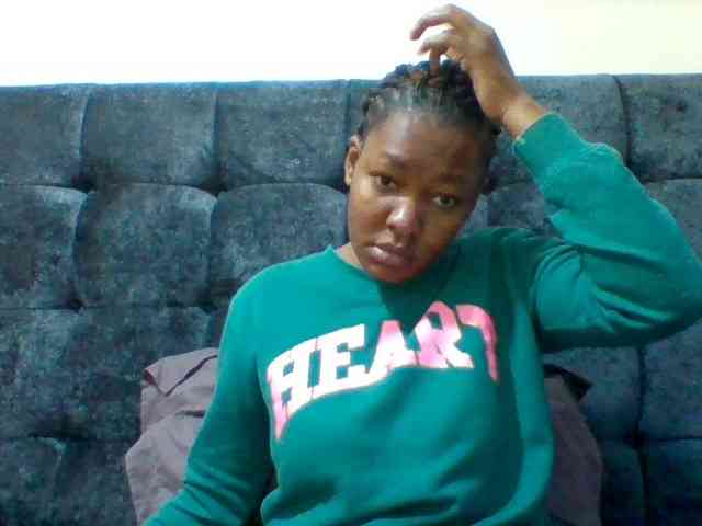 Mona2002 webcam