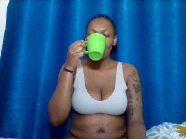 Mona2002 webcam