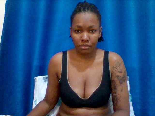 Mona2002 webcam