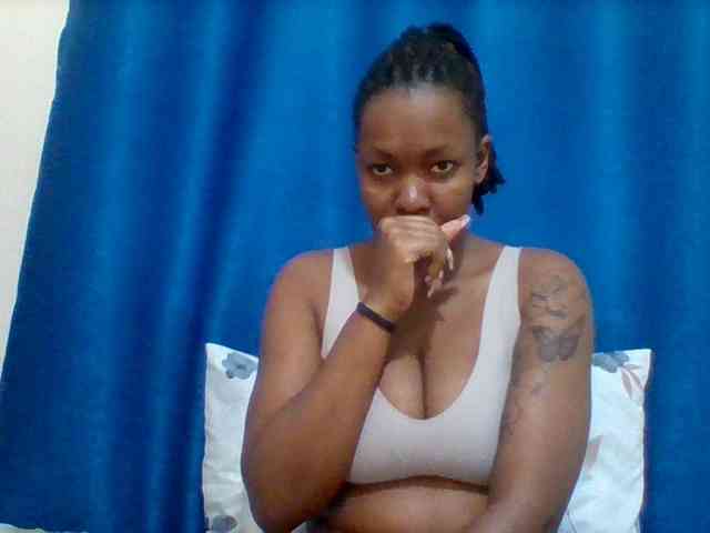 Mona2002 webcam