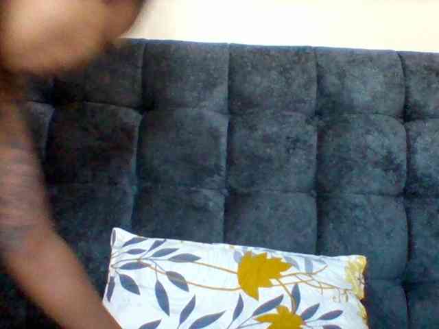Mona2002 webcam