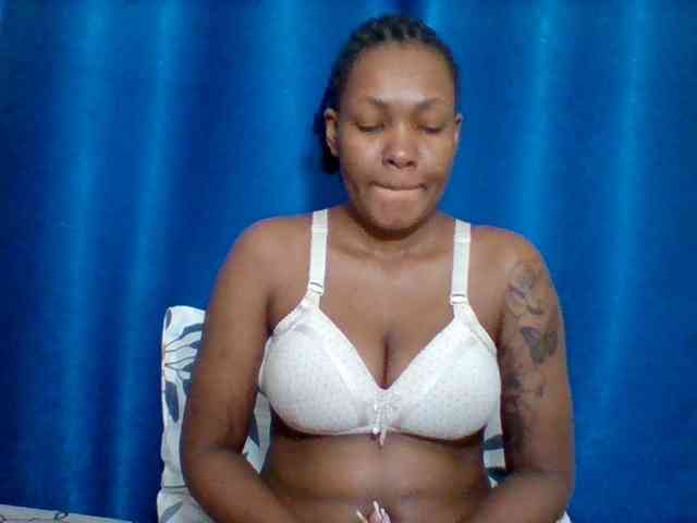 Mona2002 webcam