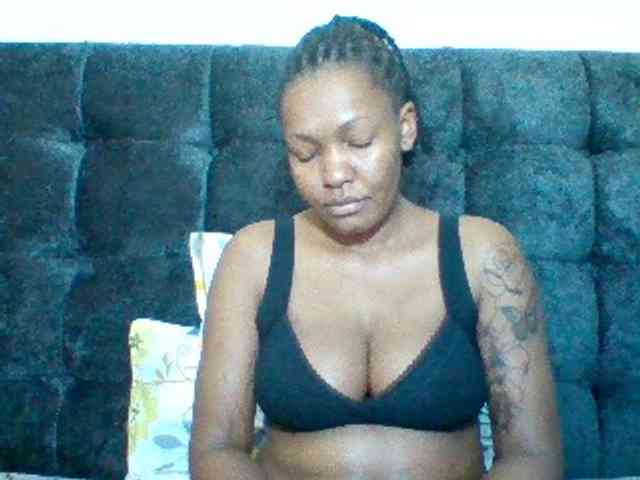 Mona2002 webcam