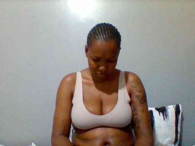 Mona2002 webcam